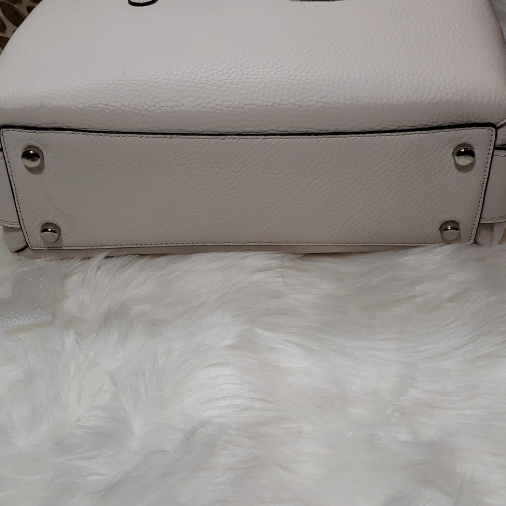 Designer Handbag - Picture 10 of 13